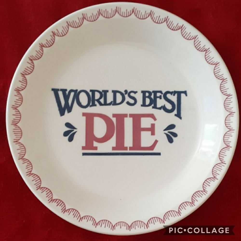 Mount Clemens Pottery World's Best Pie Dish